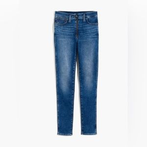 Madewell Petite 10" High-Rise Roadtripper Jeans in Ridgefield Wash: Zip-Front
